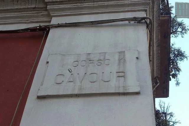 ''Corso C�vur'': quando a Bari le parole francesi diventano inglesi e viceversa
